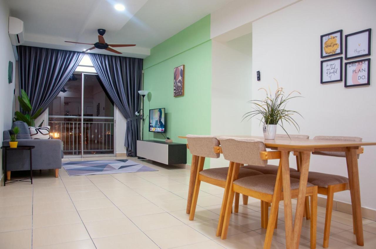 Five H Family Service Apartment Seri Kembangan Dış mekan fotoğraf